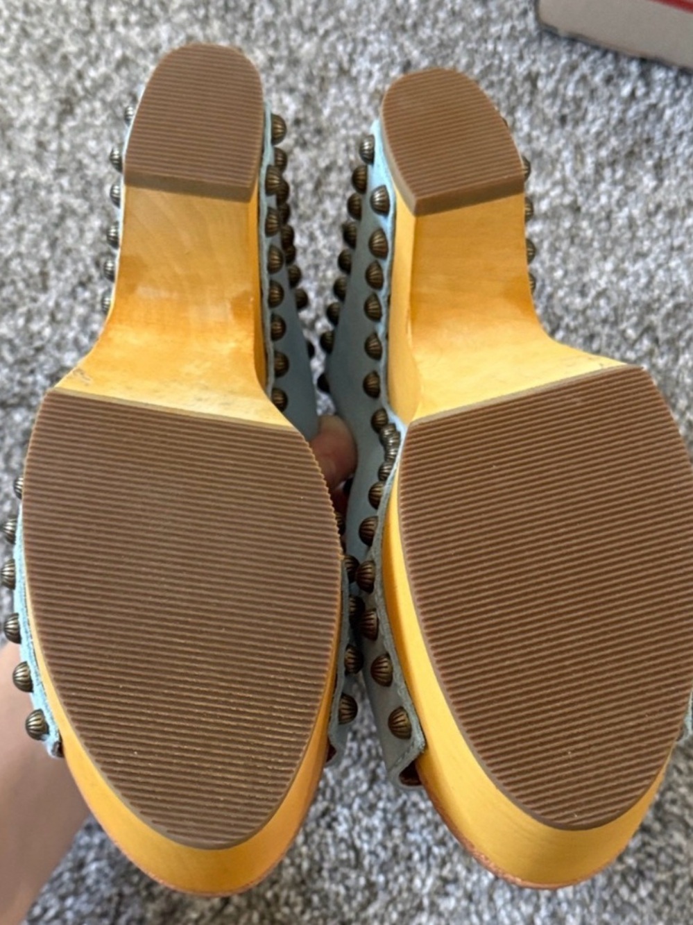 NWOB Dingo Peace N' Love Blue Suede Studded Platform Clogs S7 Coastal Cowgirl - Picture 7 of 8